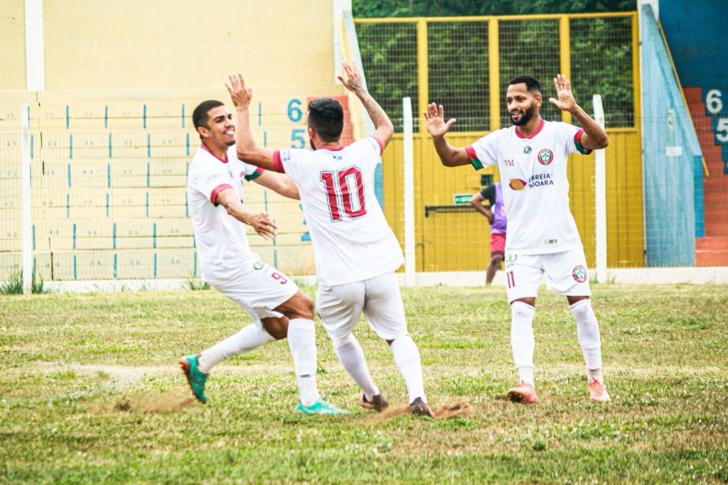 Com gols no fim, Náutico bate o Operário de virada pela serie B